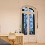 Rent a room of 350 m² in Barcelona