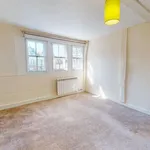 Rent 3 bedroom flat in Canterbury