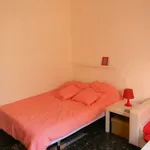 Rent a room in Valencia']