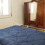 Rent a room in Aroeira