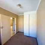 Rent 2 bedroom apartment in Roodepoort