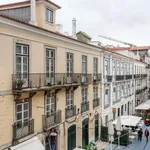 Rent 3 bedroom apartment of 130 m² in lisbon