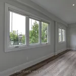 Maison de 1097 m² avec 6 chambre(s) en location à Toronto