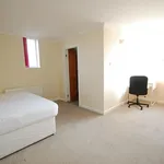 Rent 3 bedroom flat in East Of England