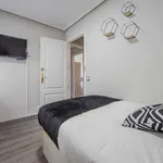 Rent a room of 100 m² in madrid