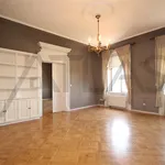 Pronajměte si 3 ložnic/e byt o rozloze 132 m² v Prague