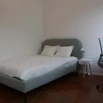 Rent a room of 100 m² in Lisboa