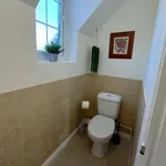 Rent 3 bedroom flat in South East England