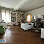 Affitto 4 camera appartamento di 120 m² in Bologna