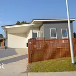 Rent 2 bedroom house in Opossum Bay