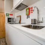 Rent 1 bedroom apartment of 60 m² in Porto