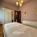 Rent 4 bedroom apartment of 100 m² in Forte dei Marmi