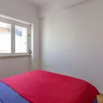 Rent a room of 60 m² in lisbon