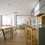 Pronajměte si 2 ložnic/e byt o rozloze 62 m² v smichov