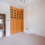 Rent 3 bedroom flat in Yorkshire And The Humber