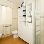 Rent a room of 100 m² in madrid