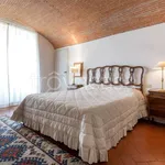 Rent 6 bedroom apartment of 216 m² in San Casciano in Val di Pesa