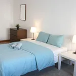 Rent a room of 90 m² in Lisbon