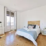 Rent a room of 160 m² in madrid