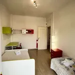 Rent a room of 85 m² in genoa