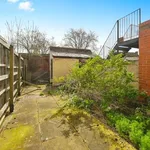 Rent 4 bedroom flat in East Midlands