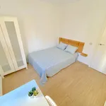 Rent 4 bedroom apartment in Seville