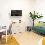 Rent 3 bedroom apartment of 90 m² in Roma