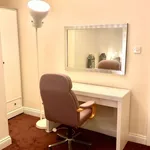 Rent 2 bedroom flat in Wales