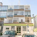 Rent a room of 60 m² in lisbon