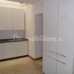 Affitto 3 camera appartamento di 89 m² in Bari