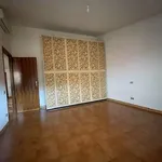 Affitto 4 camera appartamento di 85 m² in Roma