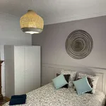 Rent 2 bedroom apartment of 47 m² in paris