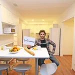 Rent a room of 360 m² in barcelona