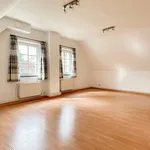 Maison de 932 m² avec 4 chambre(s) en location à Waterloo