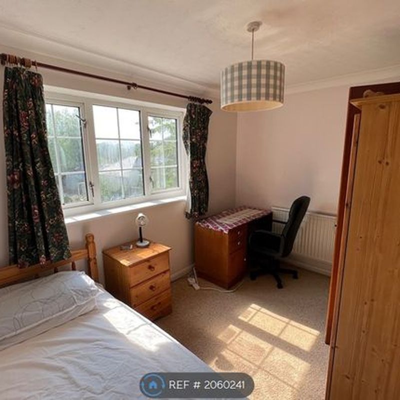 Room to rent in West Drive, Highfields Caldecote, Cambridge CB23