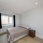 Rent a room of 54 m² in london