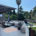 Rent 6 bedroom house of 350 m² in Le Castellet