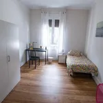 Rent 4 bedroom apartment in Bilbao