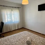 Alugar 4 quarto apartamento em Trofa