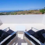 Rent 5 bedroom house of 350 m² in Marbella