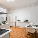 Rent 7 bedroom apartment in Barcelona