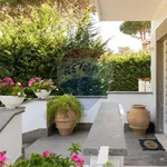 Rent 10 bedroom house of 380 m² in Roma