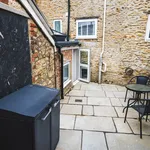 Rent 5 bedroom apartment of 62 m² in Crewkerne