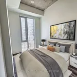 Appartement de 699 m² avec 3 chambre(s) en location à Toronto