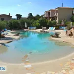 Villa a schiera arredata con terrazzo