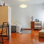 Rent 2 bedroom apartment of 72 m² in porto