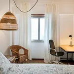 Rent 4 bedroom apartment in Lisbon