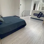 Rent 4 bedroom apartment of 120 m² in Marseille