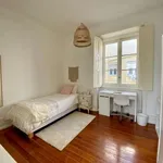 Rent a room of 150 m² in lisbon