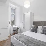 Rent 2 bedroom flat in Glasgow  West